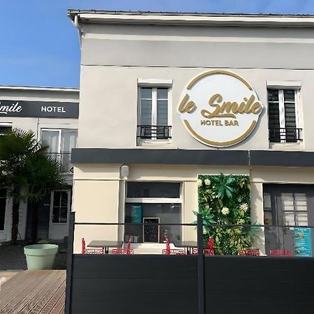 Hotel Le Smile Saint-Vincent-Sterlanges Esterno foto