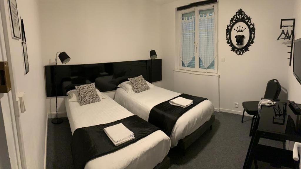 Hotel Le Smile Saint-Vincent-Sterlanges Esterno foto